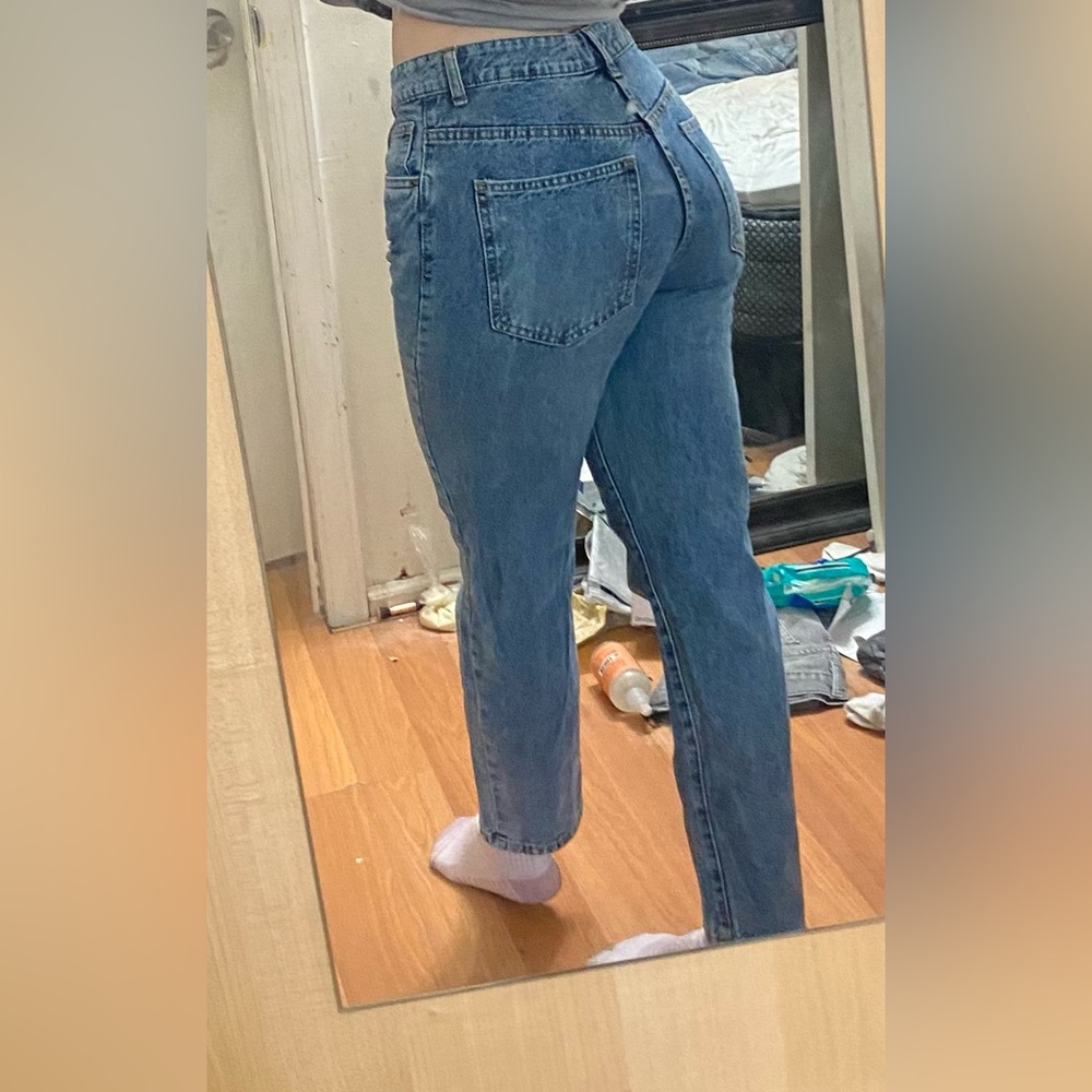 CottonOn Flattering Medium Wash Perfect Condition Mom Jeans Size 6 US